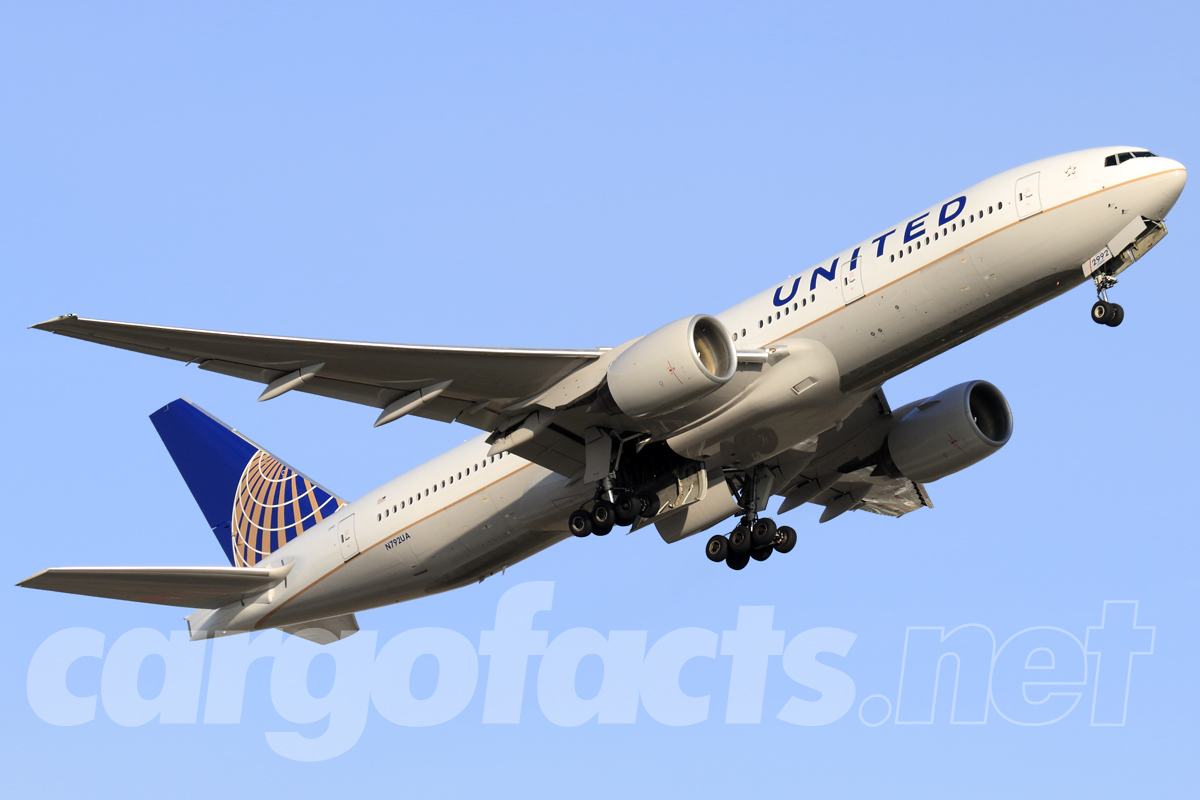 United Airlines 777-200ER