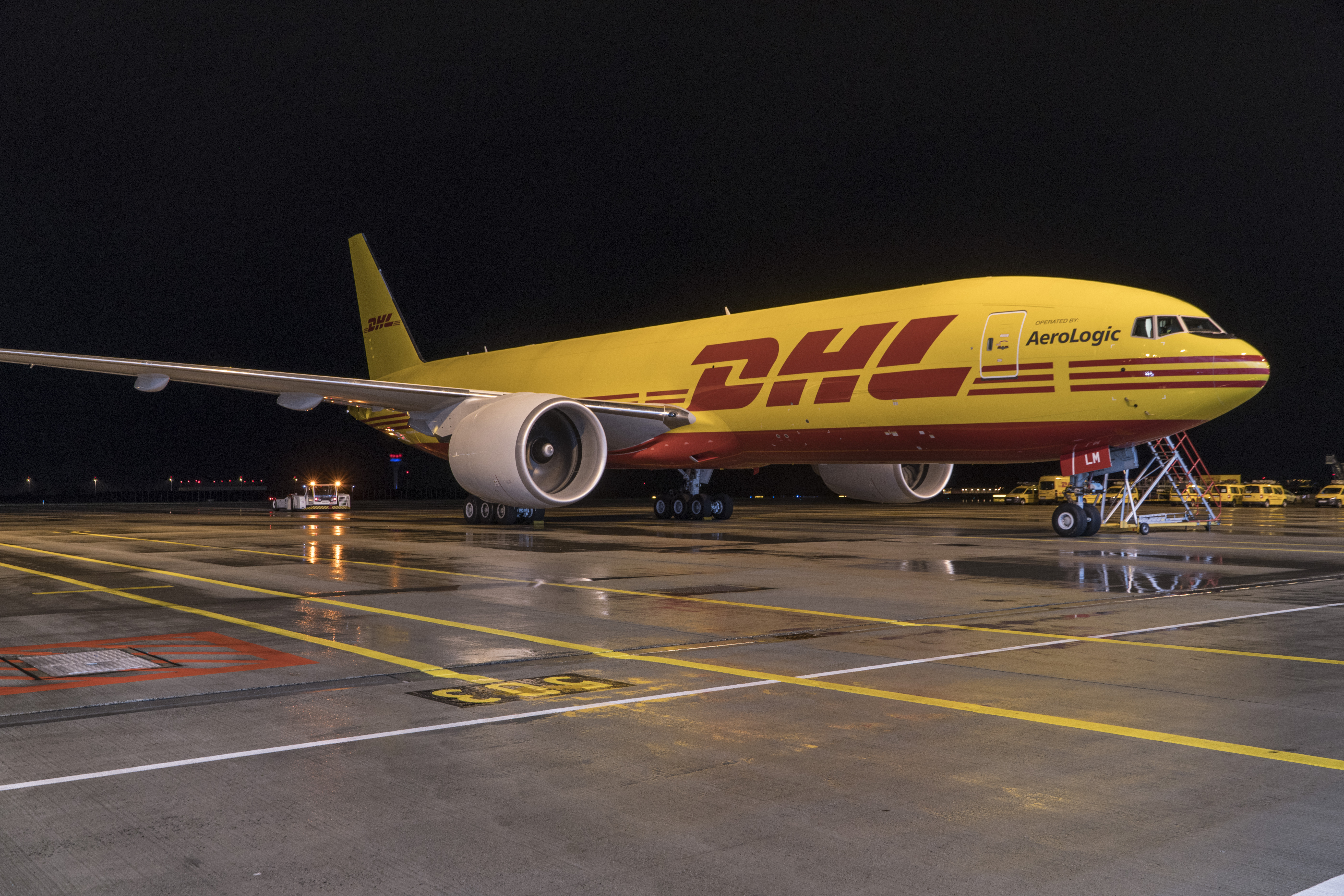 Boeing completes initial DHL 777F order
