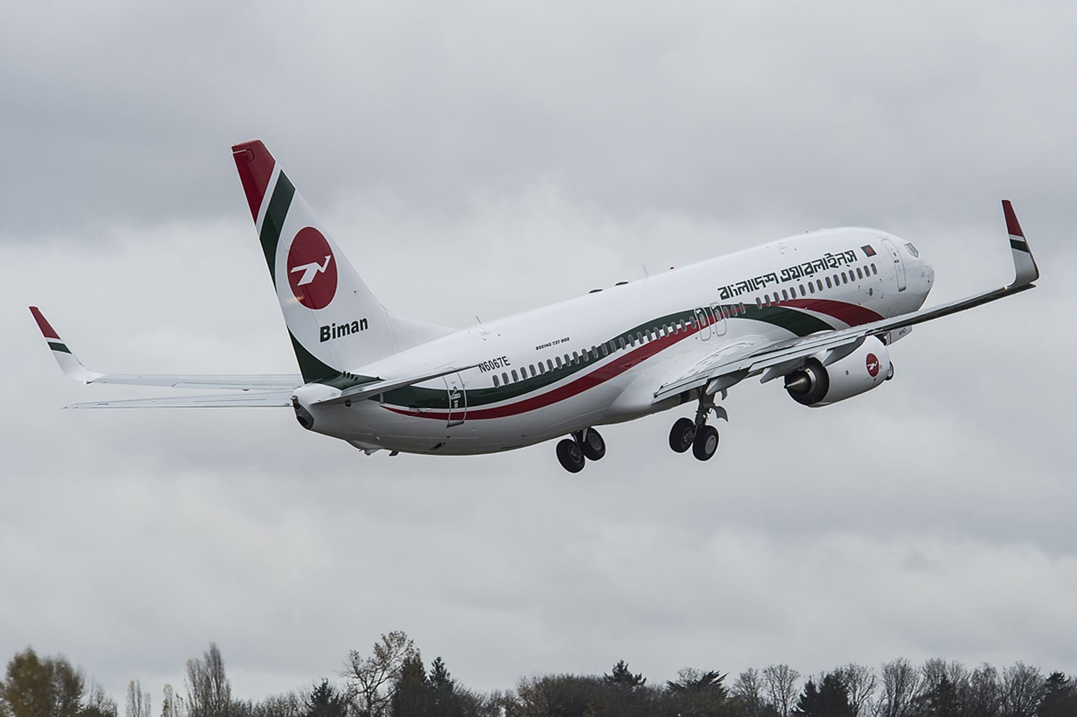 2015-11-18 Biman Bangladesh Airlines YT826 5664 (BNG); 737-800; Seattle Delivery Center; Boeing Field; Take Off; K66466-1