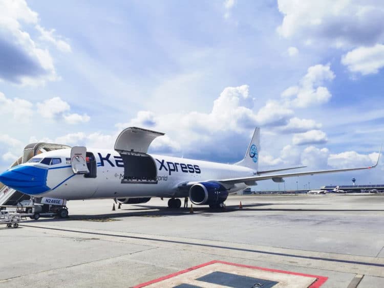 Genesis leases first 737-800BCF to Kargo Express