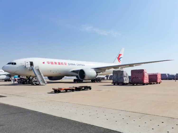 Boeing makes triple 777F delivery to China