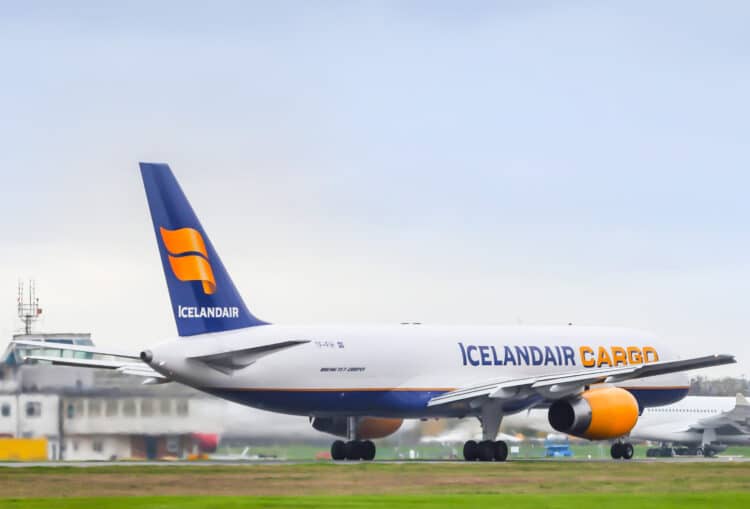 Icelandair 757 fleet begins final approach