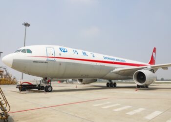 Sichuan Airlines A330-300P2F