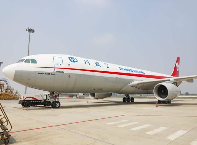 Sichuan Airlines A330-300P2F