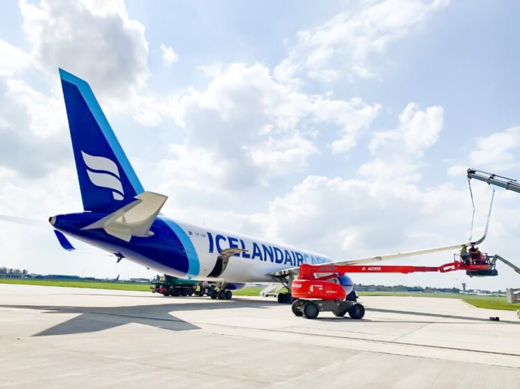 Icelandair 767-300BCF
