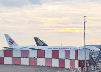 China Cargo 777F Singapore Airlines Cargo 747-400F