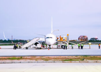 TAAG Angola 737-800BCF