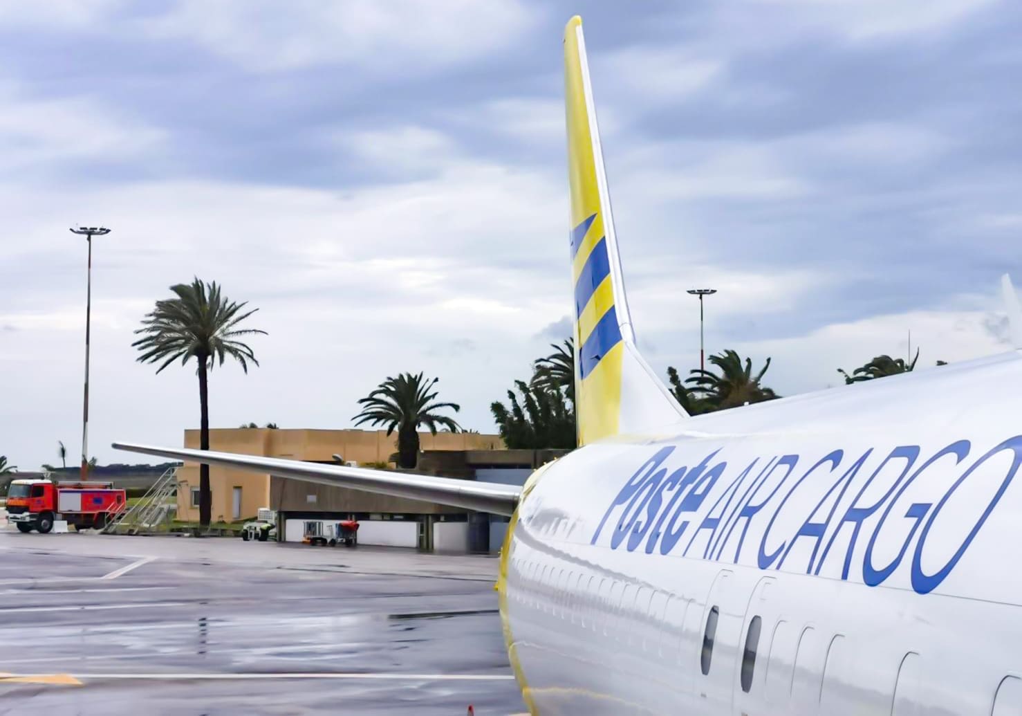 Poste Italiane signs first 737-800F deal with BBAM - Cargo Facts