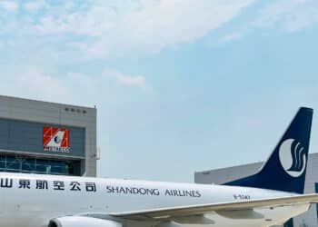 Shandong Airlines Boeing 737-800BCF