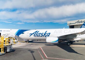 Alaska Air Cargo 737-700BDSF