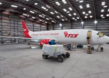 TCS 737-400SF World Star
