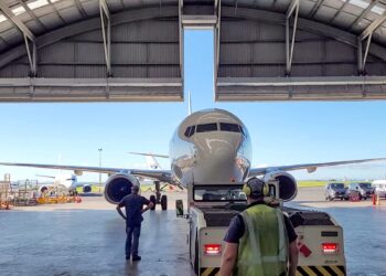 Airwork 737-800SF