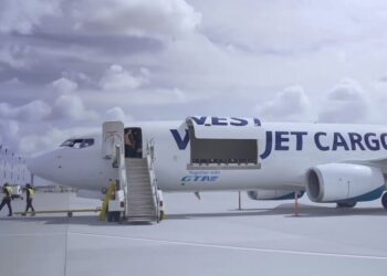 WestJet 737-800BCF